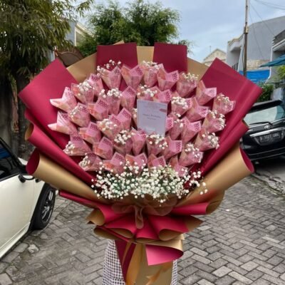 Elegant Money Bouquet with 30-50 Sheets of Money (Price excluding money)