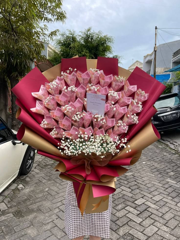 Elegant Money Bouquet with 30-50 Sheets of Money (Price excluding money)