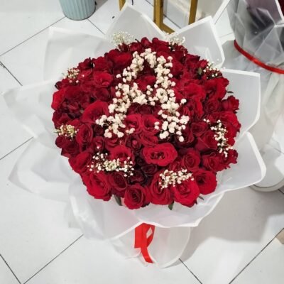 Round Bouquet with Letter 100 Stalks and Baby Breath